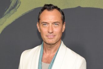 jude-law-divorced:-his-history-of-marriage-(and-many-children),-explained