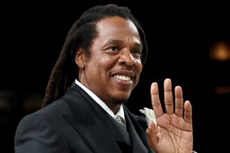 jay-z-rape-accuser-exonerates-rapper,-apologizes-to-beyonce