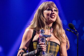 how-many-vmas-does-taylor-swift-have?-her-wins-&-record-explained