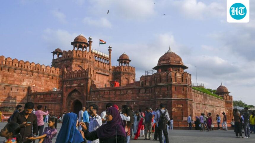 light-to-moderate-rainfall-likely-in-delhi;-aqi-remains-in-‘satisfactory’-category