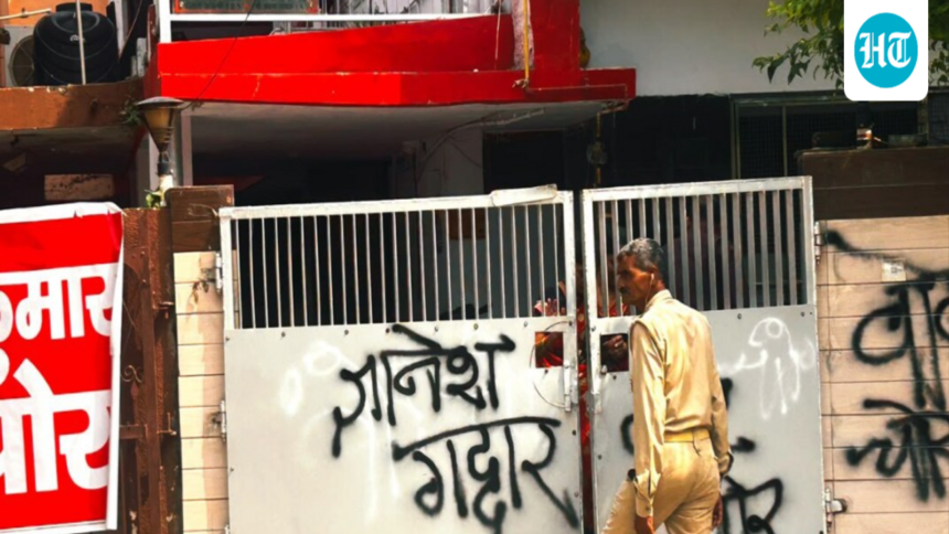 ‘gyanesh-gaddar’:-youth-congress-defaces-cec’s-agra-home-during-protest