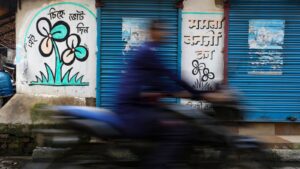sc-asks-election-commission-to-resolve-tmc-factions’-symbol-row-within-3-months