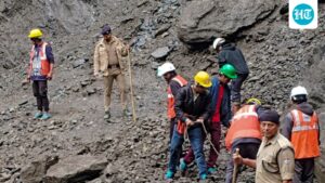 about-1,500-pilgrims-stranded-along-kedarnath-trek-route-evacuated-after-landslide