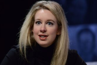elizabeth-holmes-says-she-was-“silenced-for-a-long-time”-ahead-of-‘you-can-see-everything’-release