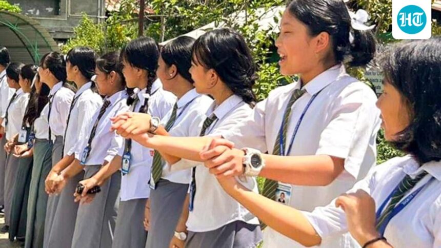 mp-govt-to-transfer-₹600-each-to-5.8-million-students-for-school-uniforms