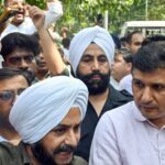aap-delhi-protest-live:-aap’s-saurabh-bharadwaj,-jarnail-singh-detained-during-protest-against-delhi-minister