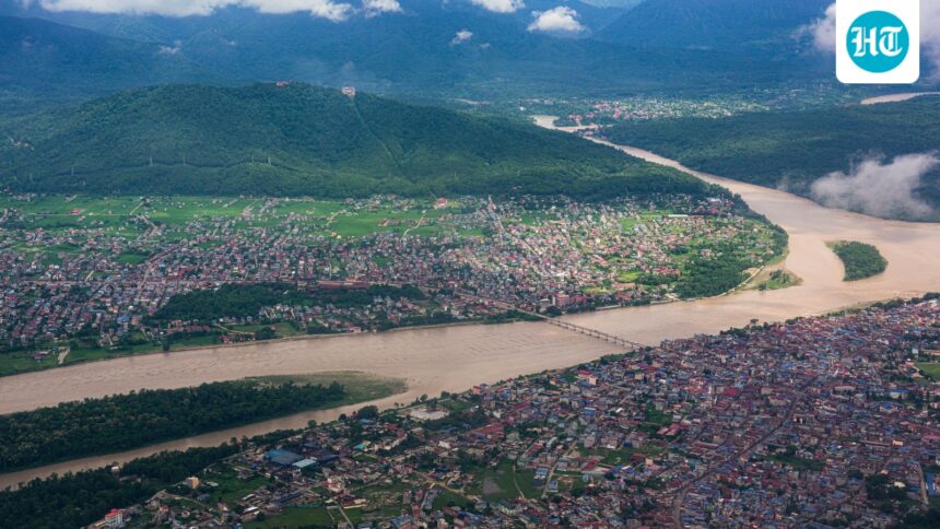 amid-massive-floods,-bihar’s-gandak-river-swells-after-nepal-rain-fury