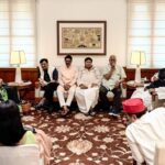 india-bloc-meeting-live:-mamata-to-join-key-meet-today;-gyanesh-kumar’s-resignation-demand,-sir-in-focus
