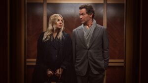 ‘war’-review:-sienna-miller-and-dominic-west-face-off-in-hbo’s-addictively-juicy-legal-drama