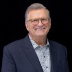 ‘undercover-boss’-revived-at-cbs-with-drew-carey-as-host