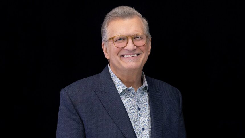 ‘undercover-boss’-revived-at-cbs-with-drew-carey-as-host