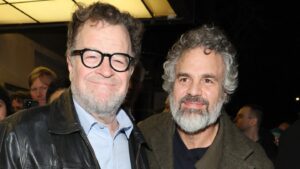 kenneth-lonergan-writes-letter-in-defense-of-mark-ruffalo,-calls-antisemitism-accusation-“cynical”
