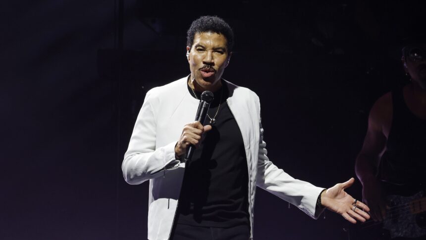lionel-richie’s-health:-updates-on-the-musician-after-he-was-hospitalized