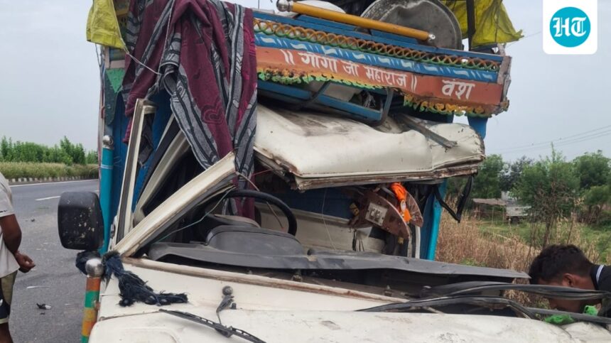 palwal:-6-killed-after-van-carrying-pilgrims-collides-with-truck-on-kmp-eway