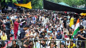 supreme-court-quashes-all-firs-across-the-country-against-neet-paper-leak-protesters
