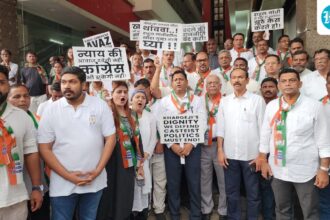 ‘purification’-row:-congress-stages-protest-over-fir-against-rahul-gandhi