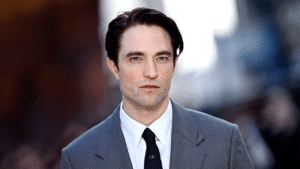 how-robert-pattinson-mastered-chris-hansen’s-“incredibly-difficult”-voice-for-‘primetime’