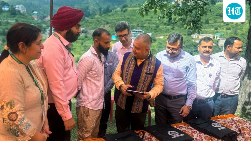 enumeration-for-census-begins-in-snow-clad-areas