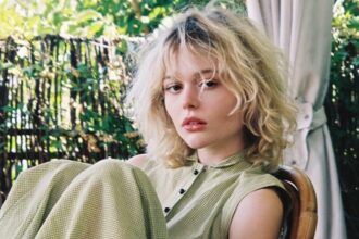 emily-alyn-lind-is-a-proud-“f***ing-know-it-all”