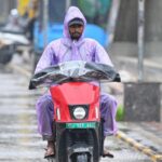 light-to-moderate-rain-likely-in-delhi-today,-temperatures-remain-above-normal