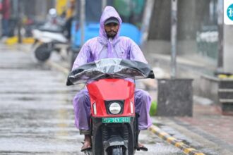 light-to-moderate-rain-likely-in-delhi-today,-temperatures-remain-above-normal