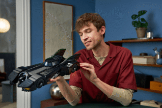 lego-just-created-its-first-ever-‘batman-returns’-batmobile