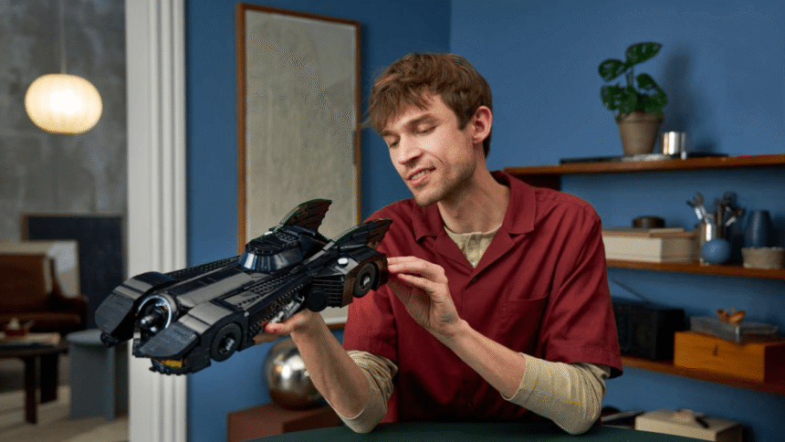 lego-just-created-its-first-ever-‘batman-returns’-batmobile