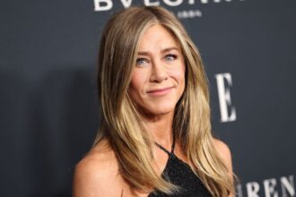 jennifer-aniston-joins-boyfriend-jim-curtis-for-chat-about-health,-wellness-and-hypnotherapy