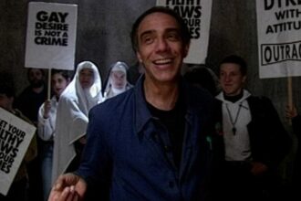 ‘queer-edward-ii’-takes-us-behind-the-scenes-of-derek-jarman’s-film-shoot-and-a-political-backlash-(exclusive-venice-clip)