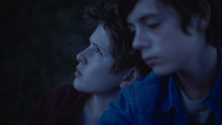 ‘eklipse’-mixes-the-autobiographical-and-fictional-to-explore-aids-taboos-and-fear-of-social-exclusion