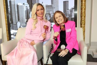 celebrities-pay-tribute-to-gloria-steinem:-read-messages-from-paris-hilton,-jameela-jamil-&-more
