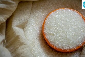 retail-sugar-price-drops-385%-to-₹62.57/kg-in-a-week:-govt-data