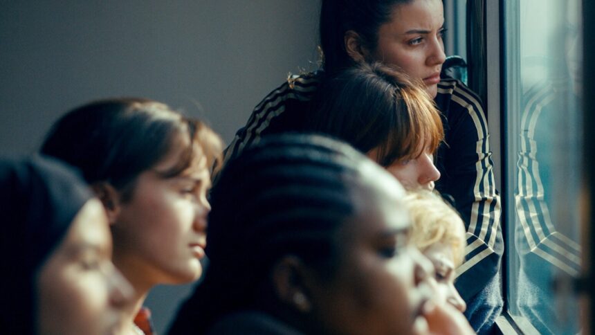 ‘a-place-to-heal’-review:-an-intensely-performed-french-teen-psych-ward-drama-that-shifts-uneasily-between-reality-and-fiction