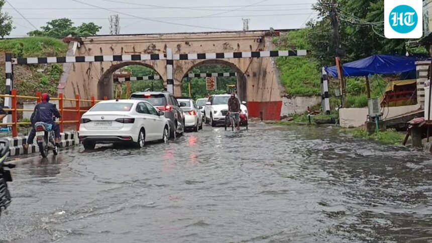 uttarakhand-rain-triggers-landslides,-136-roads-closed-across-state: officials