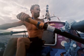 ‘the-row’-review:-‘icarus’-director-bryan-fogel’s-doc-takes-viewers-on-a-gripping,-question-raising-solo-voyage-across-the-pacific