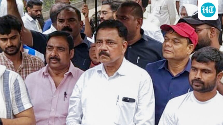 ‘irreparable-loss’:-jmm-mourns-minister-sudivya-kumar’s-death