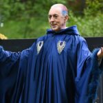 alan-cumming-lands-third-straight-emmy-for-best-reality-tv-host
