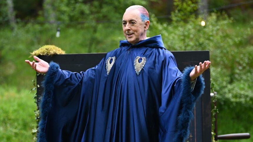 alan-cumming-lands-third-straight-emmy-for-best-reality-tv-host