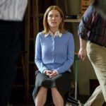 ‘the-debut’-review:-julianne-moore-and-paul-giamatti-are-dynamite-together-in-jesse-eisenberg’s-entertainingly-offbeat-theater-comedy