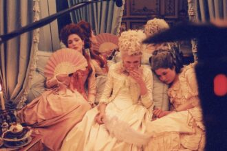 ‘making-marie-antoinette’-review:-eleanor-coppola’s-chronicle-of-daughter-sofia-shooting-her-2006-biopic-makes-for-a-sublime-collaboration-of-talents