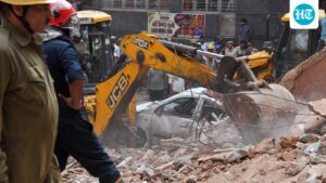 du-colleges-open-doors-to-anguished-students-of-nearby-pgs-after-building-collapse-in-satya-niketan