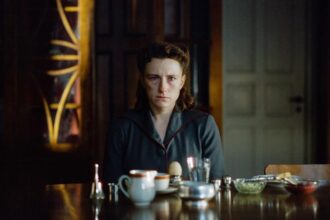 ‘woman-unknown’-review:-a-sharp,-haunting-portrait-of-denmark’s-post-war-reckoning