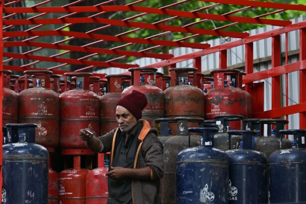 govt-reduces-booking-interval-for-lpg-refill-from-45-to-25-days-for-rural-areas