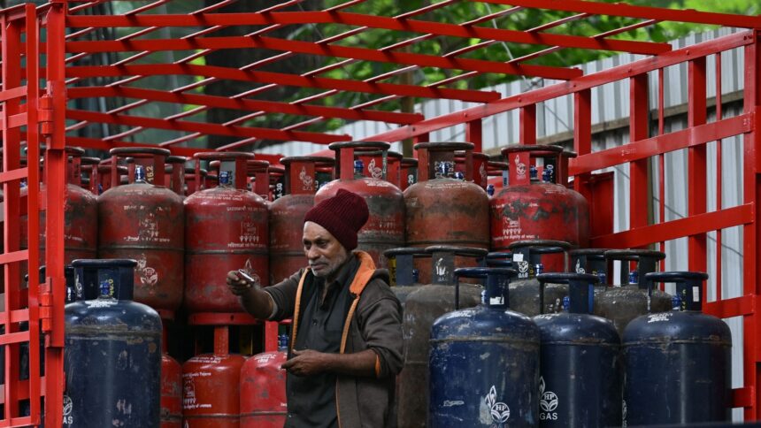govt-reduces-booking-interval-for-lpg-refill-from-45-to-25-days-for-rural-areas