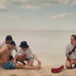 ‘hombre-al-agua’-review:-gael-garcia-bernal’s-chaotic-mexican-dramedy-has-a-hard-time-staying-above-water