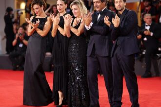 venice-home-crowd-gives-italian-horror-‘the-spiral’-9-minute-standing-ovation