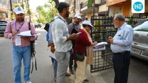 61-year-old-karnataka-resident-declared-dead-in-draft-voter-roll-visits-officials