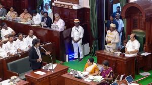 tamil-nadu-assembly-erupts-in-ruckus-over-cm-vijay’s-ed-remarks;-dmk-mlas-evicted