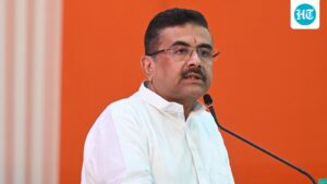 bad-weather-prevents-west-bengal-cm-adhikari’s-helicopter-from-landing-in-kalimpong,-forces-return-to-siliguri