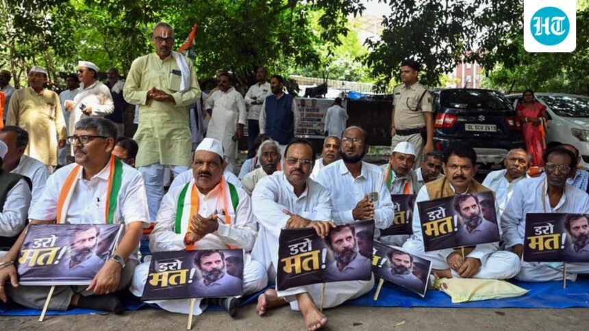 bihar-congress-row-deepens-as-expelled-leaders-protest-in-delhi,-seek-total-revamp